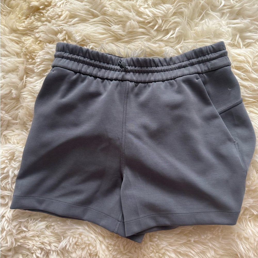 Lululemon softstreme shorts solar gray size 6 NWOT